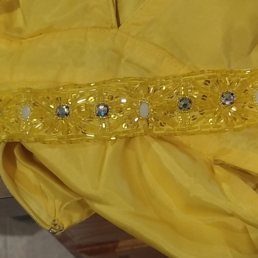 Aiden Mattox yellow prom dress - Picture 7 of 7